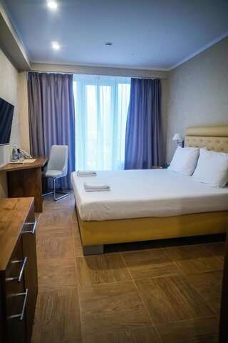 Отель Amza Park Hotel Гагра Двухместный номер с 1 кроватью или 2 отдельными кроватями-3