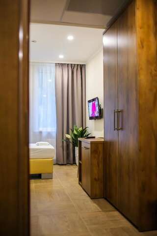 Отель Amza Park Hotel Гагра Двухместный номер с 1 кроватью или 2 отдельными кроватями-32