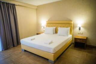 Отель Amza Park Hotel Гагра Двухместный номер с 1 кроватью или 2 отдельными кроватями-2